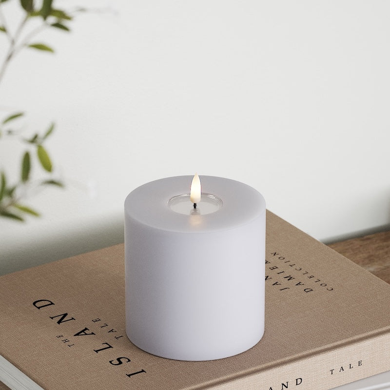 Deluxe Homeart LED Pylväskynttilä Ø 10 x 10 cm Tuhkansininen