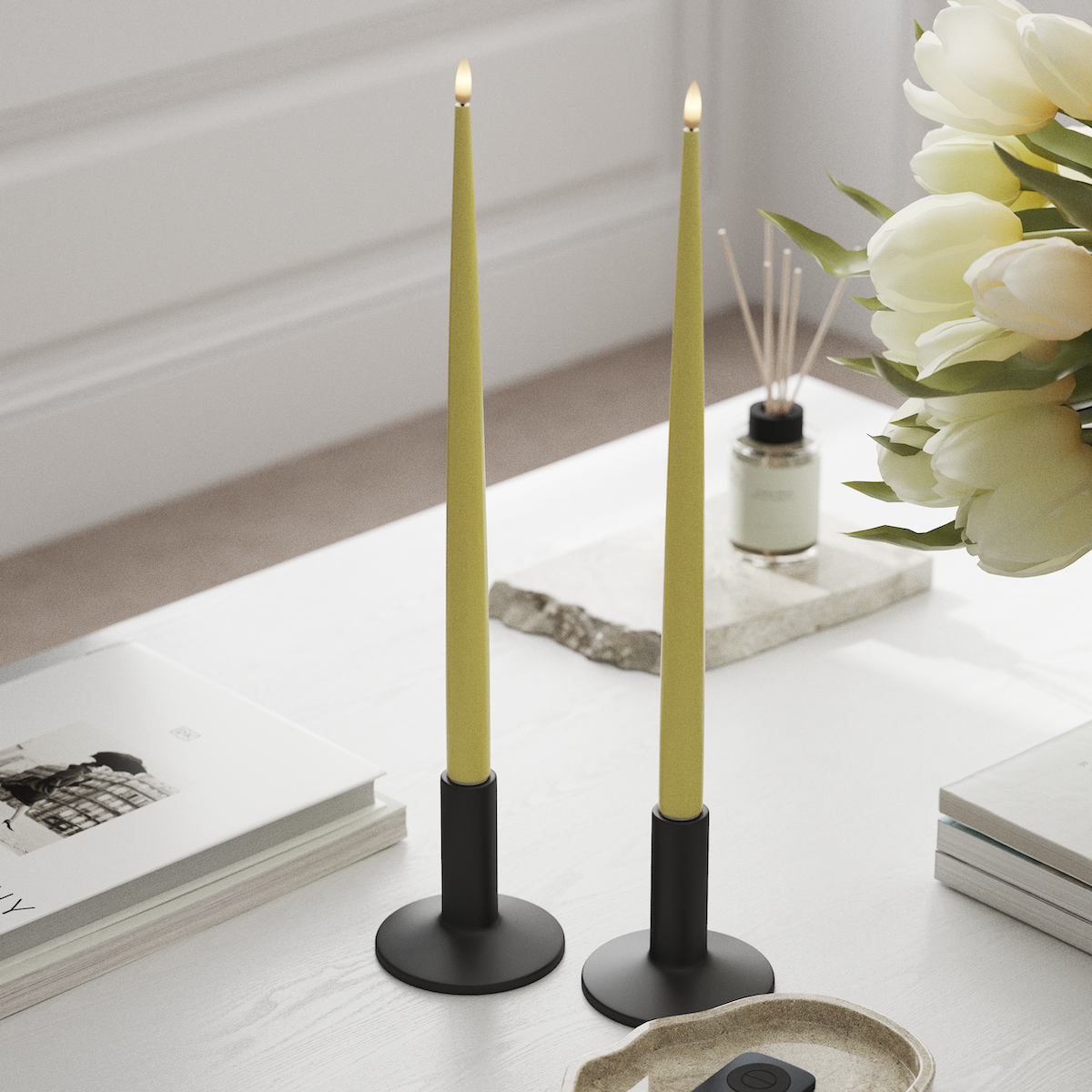 Deluxe Homeart LED Kapea kynttilä lakalla, 2 kpl 38 cm Vaaleankeltainen LED Kapea kynttilä 1