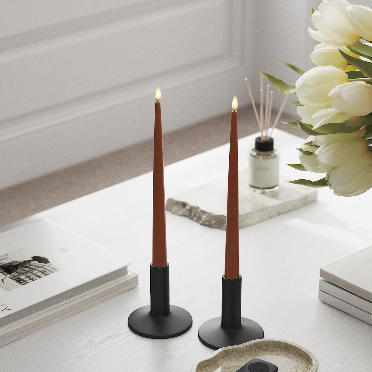 Deluxe Homeart LED Kapea kynttilä lakalla, 2 kpl 28 cm Oranssi LED Kapea kynttilä 1