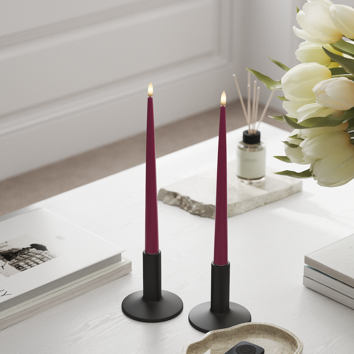 Deluxe Homeart LED Kertelys med Lak, 2 stk 28 cm Magenta LED kertelys 1