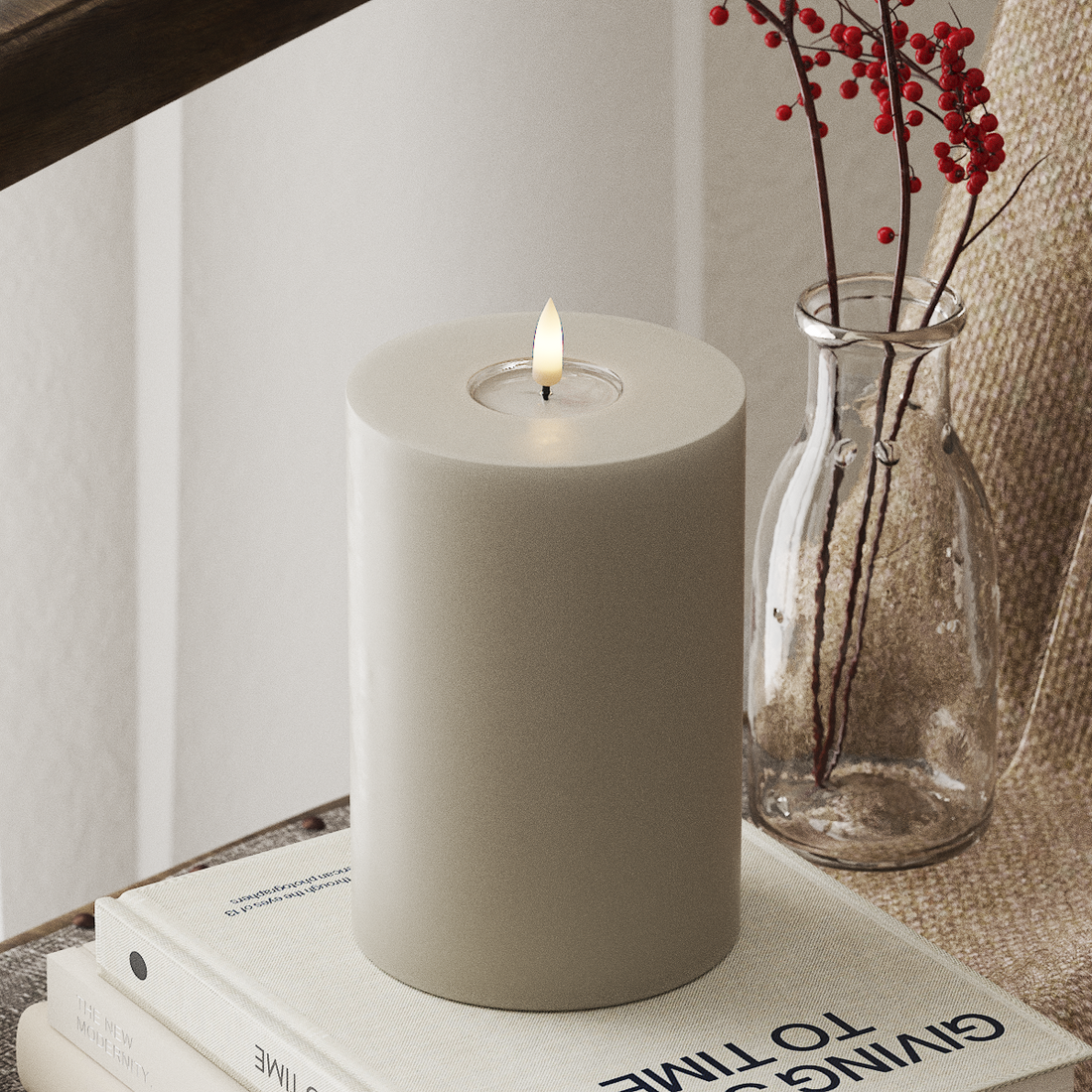 Deluxe Homeart LED Pylväskynttilä Ø 10 x 15 cm Hiekanvärinen LED Pylväskynttilä 4